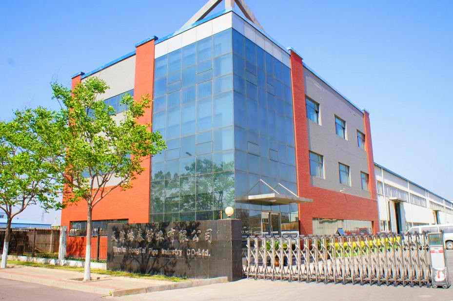 qy球友会网站：本网10月29日讯 近日锦舍名寓签约游泳冠军李媛为品牌代言人。